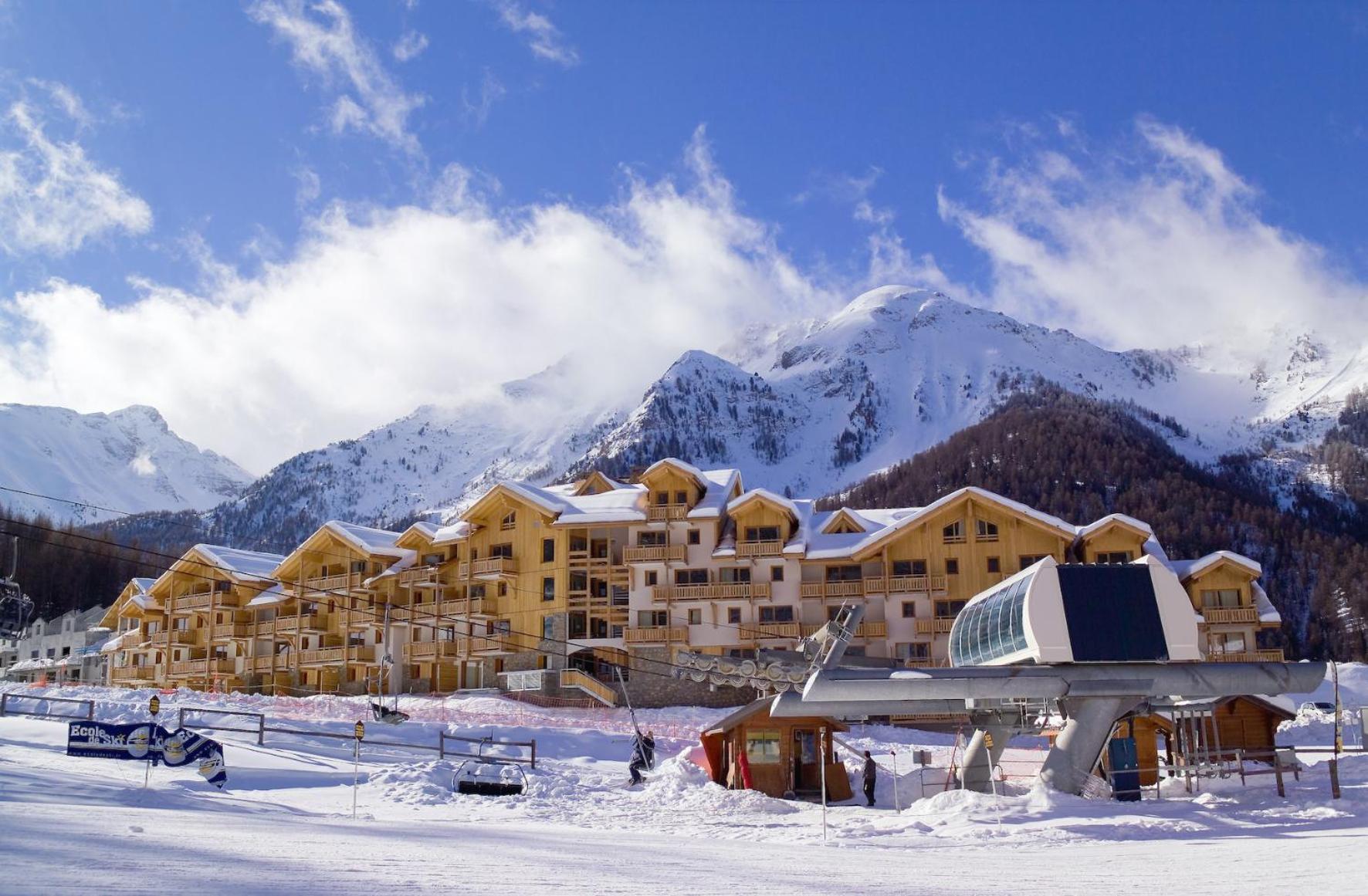 Madame Vacances Residence Le Parc Des Airelles Les Orres Exteriör bild